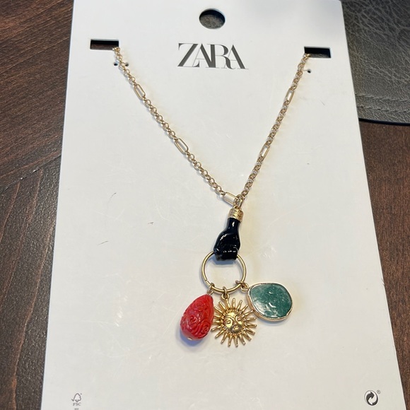 NWT Zara Hand Charm Necklace - Picture 1 of 4